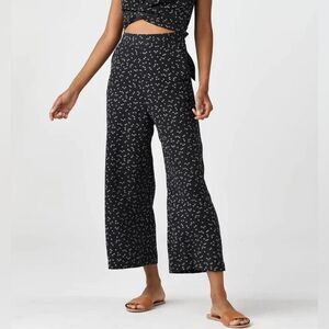 VETTA Capsule Black Ditsy Floral Wide Leg Trouser Pants Size 16 Made USA Tencel